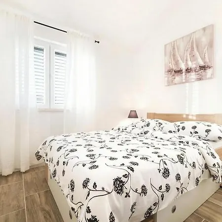Family Friendly House With A Swimming Pool Velika Glava, Krka - 26976 Ferienhaus Skradin